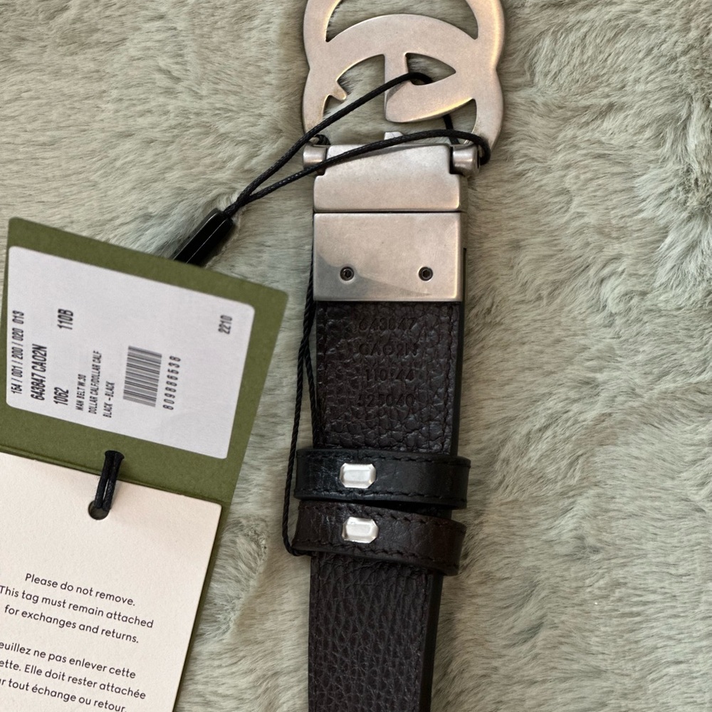 GG Marmont reversible belt
Gucci belt Black leather reverses to brown leather - Picture 8 of 13